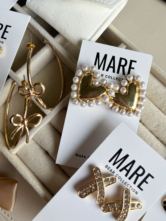 “Corazon” Gold Studs