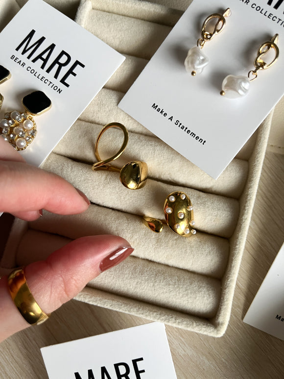 “Upper East Side” Gold Ring