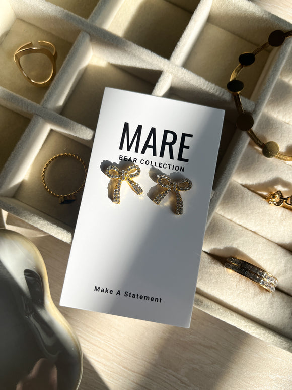 “Dreamy Moments” Gold Studs
